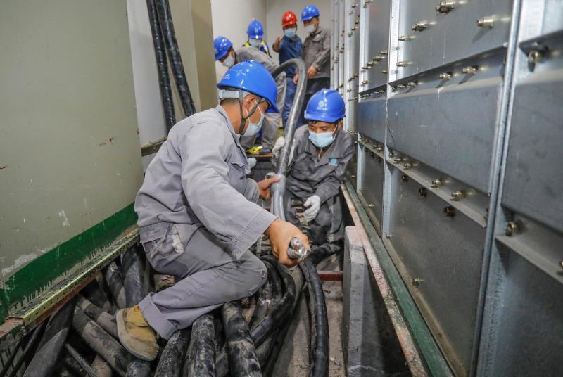 與時間賽跑，為生命加速 電力員工星夜鏖戰(zhàn)為醫(yī)院用電“增容”