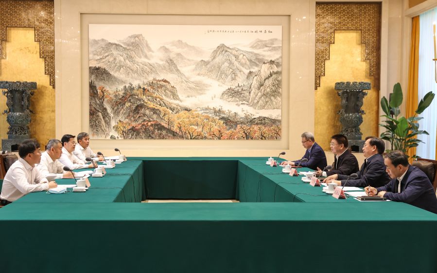 雷鳴山、韓君拜會(huì)湖北省委書(shū)記王蒙徽、省長(zhǎng)王忠林
