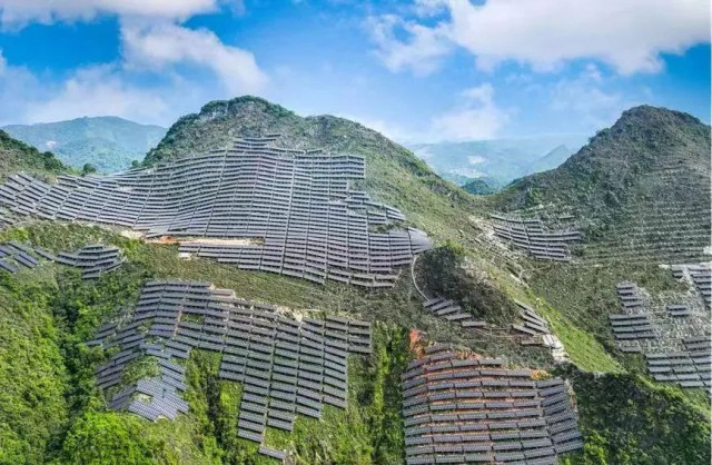 全國首例！吉電股份“大容量、高坡度”集中式山地光伏項目并網(wǎng)
