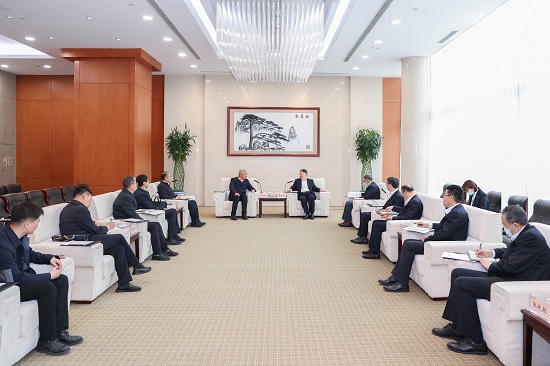 華能集團黨組書記溫樞剛會見青海省委常委、海東市委書記烏拉孜別克·熱蘇力汗