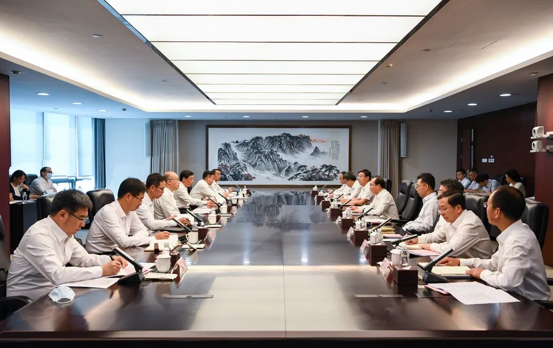 華電集團黨組書記、董事長江毅與河北省委副書記、省長王正譜舉行會談