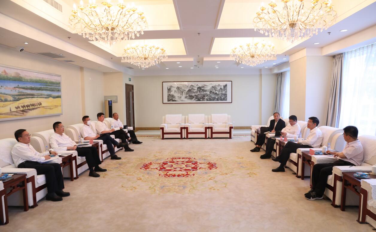 國家電投副總經理、黨組成員徐樹彪與內蒙古自治區(qū)黨委常委、常務副主席黃志強舉行會談