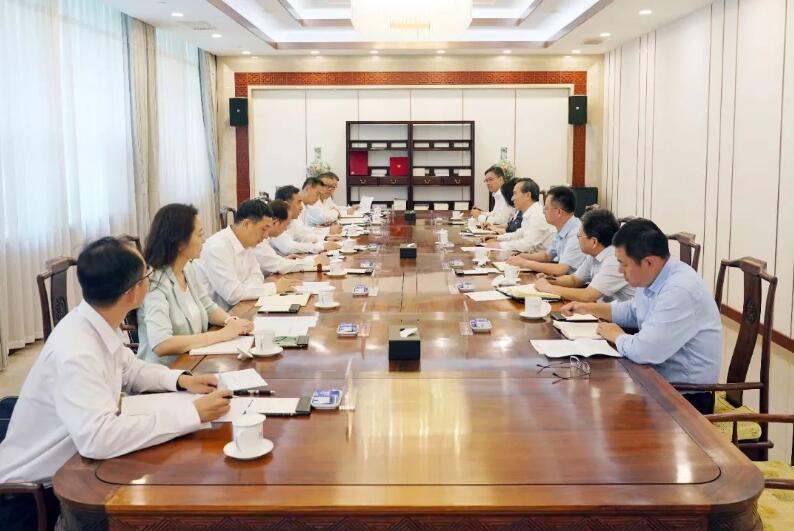 中國(guó)能建黨委書記、董事長(zhǎng)宋海良與中國(guó)貿(mào)促會(huì)會(huì)長(zhǎng)任鴻斌會(huì)談