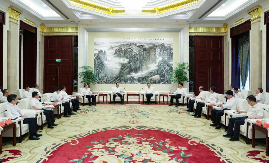 中國電建黨委書記、董事長丁焰章拜會貴州省委書記徐麟、省長李炳軍
