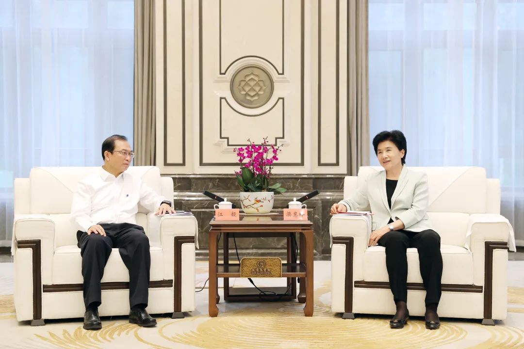 華電集團(tuán)黨組書記、董事長(zhǎng)江毅拜會(huì)黑龍江省委副書記、省長(zhǎng)梁惠玲