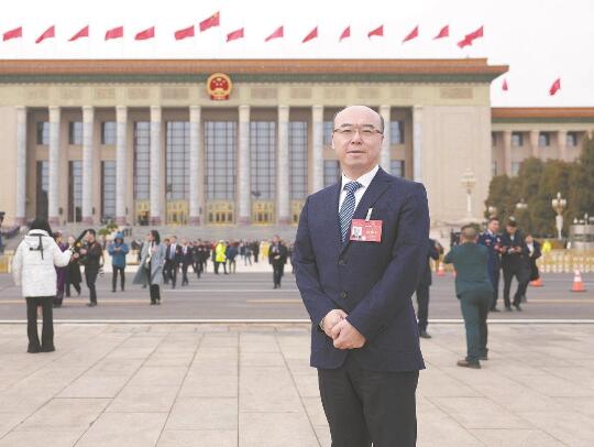 【兩會(huì)好聲音】全國(guó)人大代表，國(guó)網(wǎng)山東公司董事長(zhǎng)、黨委書記 王志偉：推動(dòng)新能源高質(zhì)量發(fā)展 助力美麗中國(guó)建設(shè)