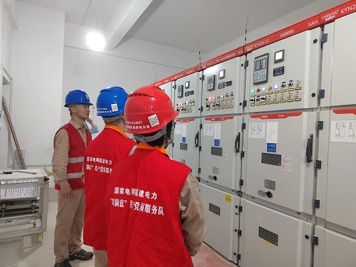 國網(wǎng)閩侯縣供電公司高效服務商場開業(yè) 助力汽車城經濟發(fā)展