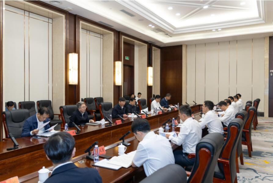 劉偉平、韓君調(diào)研三峽集團(tuán)內(nèi)蒙古區(qū)域工作