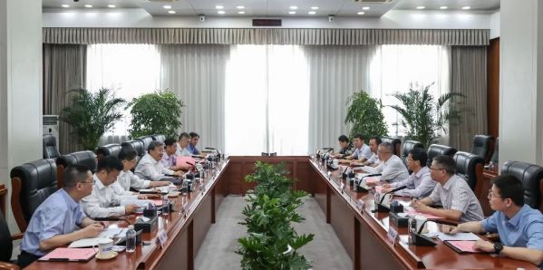 中核集團黨組書記、董事長余劍鋒會見山東大學(xué)黨委書記任友群一行