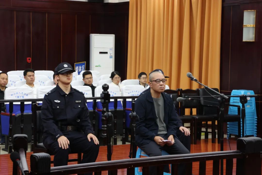 貴州電網(wǎng)原專職董事徐銘受賄、行賄案一審宣判