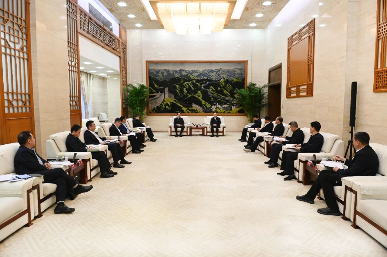 大唐集團(tuán)黨組書記、董事長(zhǎng)鄒磊與中國(guó)電建黨委書記、董事長(zhǎng)丁焰章會(huì)談
