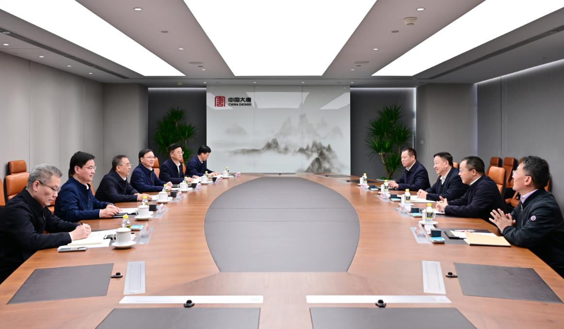 中國大唐董事長鄒磊、總經(jīng)理張傳江與中廣核董事長楊長利、總經(jīng)理高立剛會(huì)談