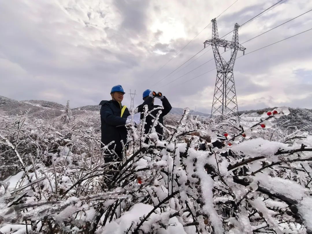 南方電網(wǎng)科技抗冰 讓冰雪“看得見(jiàn)、除得掉、防得住”